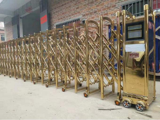 工廠電動(dòng)伸縮門